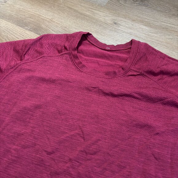 Lululemon Metal Vent Tech Short Sleeve Tee L large red purple burgundy t-shirt - Picture 3 of 7